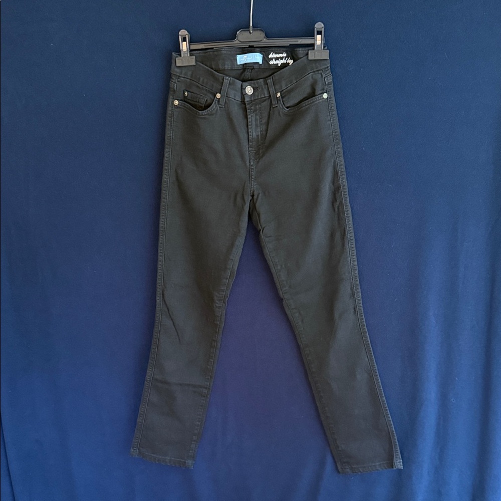 7 For All Mankind Kimmie straight leg Black in size 28.